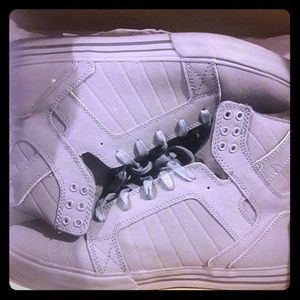 Size 11 Supra